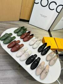 Picture of Louis Vuitton Slippers _SKULVsz35-42mnf0201600